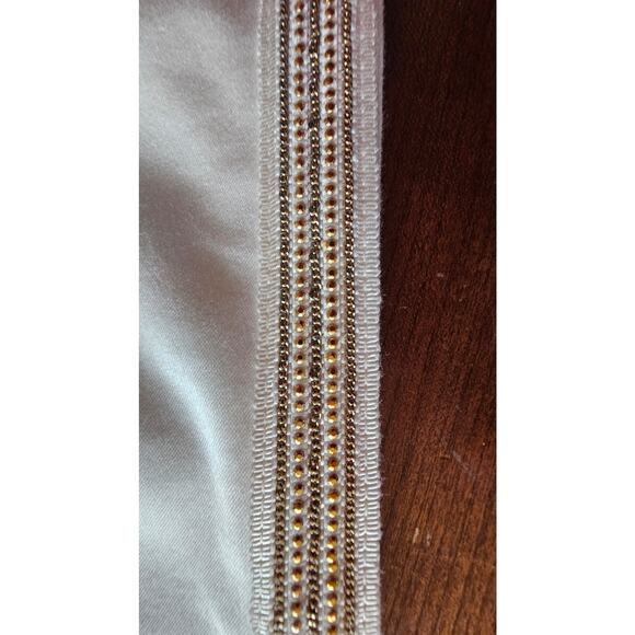 Lilly Pulitzer White Pants Jeans Gold Stud Trim. L emblem on back pocket, Sz 2 - Picture 8 of 10